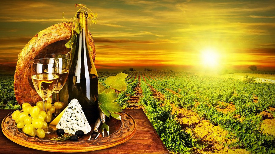 Вино – фірмовий знак Закарпаття, де люблять «сиро-винні» прийоми